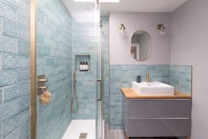 En Suite - click for photo gallery